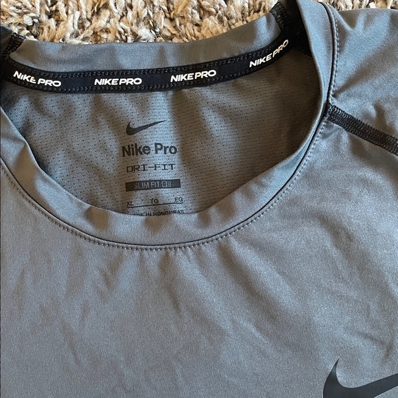 Nike Charcoal Long Sleeve Top - Picture 3 of 3